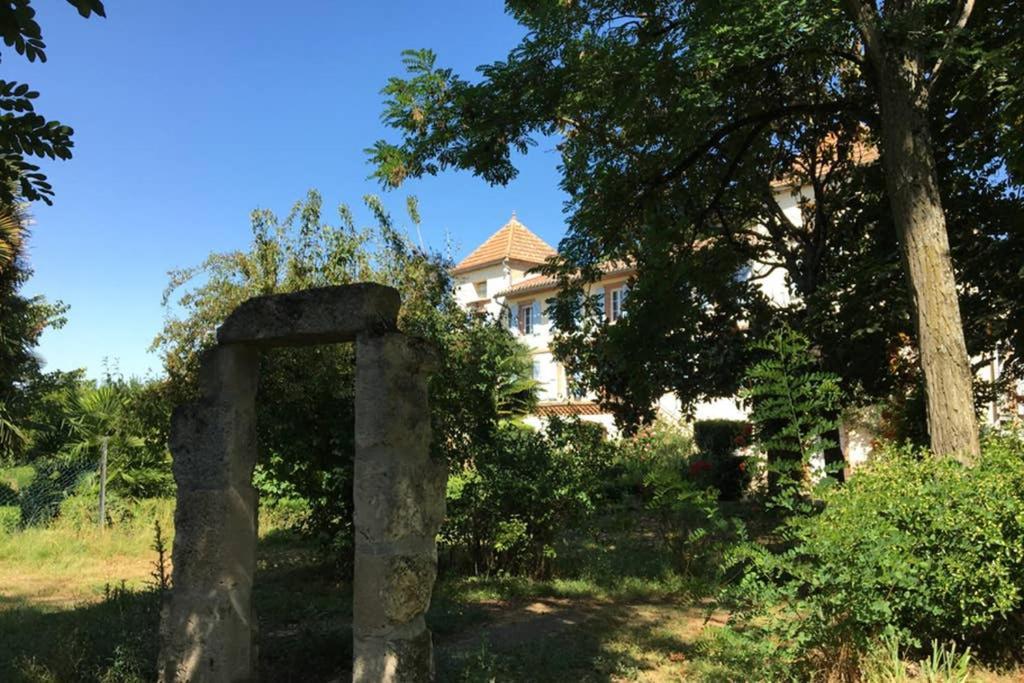 Domaine de Ménerque - petit château avec piscine Lisle-sur-Tarn Extérieur photo